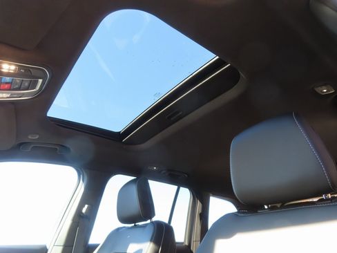 New 2025 Jeep Grand Cherokee Altitude image 7