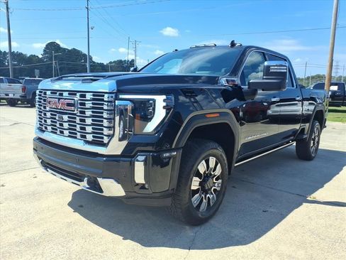 Used 2024 GMC Sierra 2500 Denali w/ Denali Reserve Package image 3