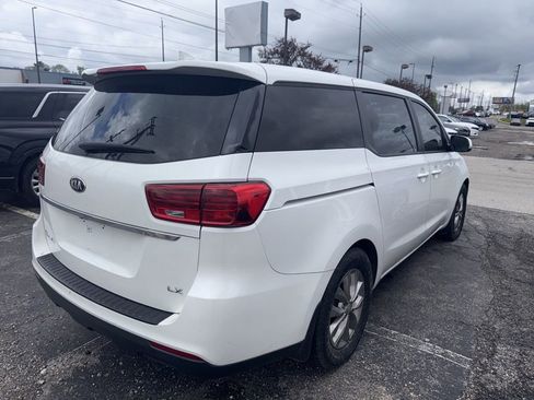 Used 2021 Kia Sedona LX FWD image 5