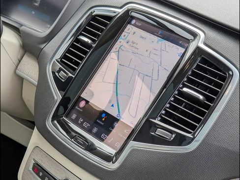 Certified 2024 Volvo XC90 T8 Plus AWD/4WD image 20