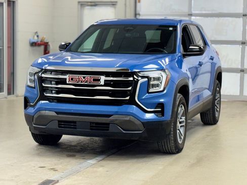 Used 2025 GMC Terrain Elevation AWD/4WD image 3