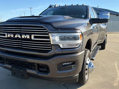 Used 2023 RAM 3500 Laramie AWD/4WD image 4