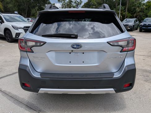 Used 2025 Subaru Outback Limited AWD/4WD image 5
