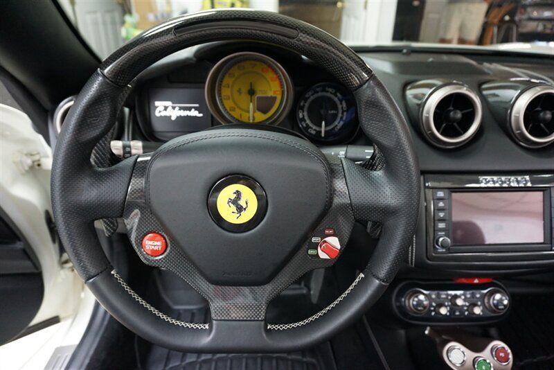 Used 2014 Ferrari California RWD image 13