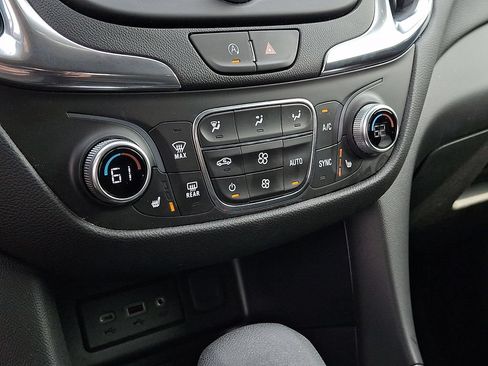 Used 2023 Chevrolet Equinox LT FWD image 15