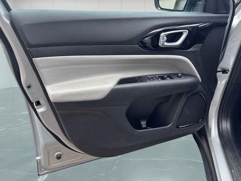 Used 2025 Jeep Compass Limited image 12