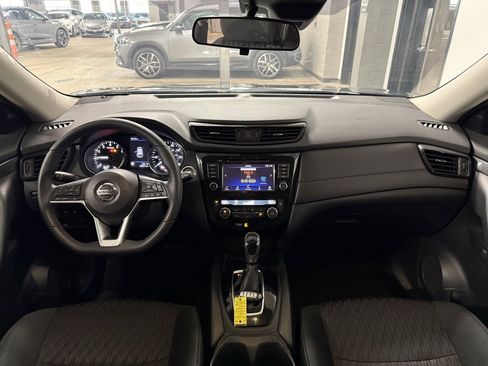 Used 2019 Nissan Rogue SV image 19
