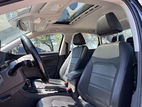 Used 2020 Volkswagen Passat 2.0T R-Line FWD image 6