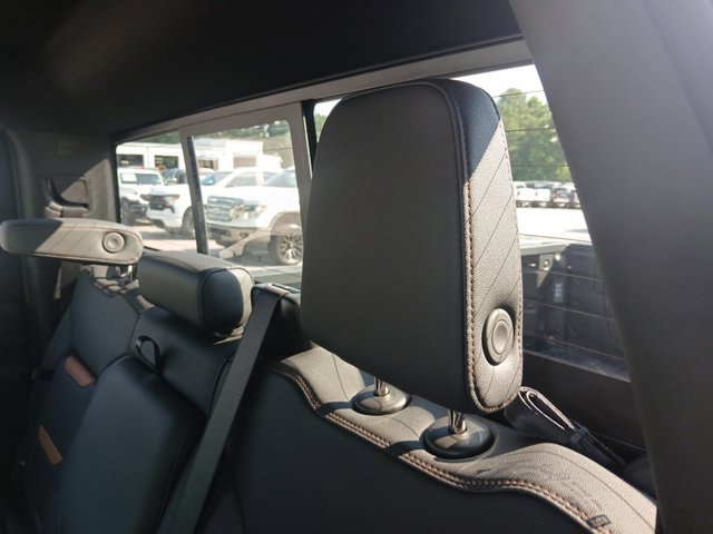 Used 2025 GMC Sierra 2500 AT4 w/ AT4 Premium Plus Package AWD/4WD image 23