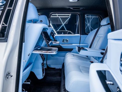 Used 2025 Rolls-Royce Cullinan image 23