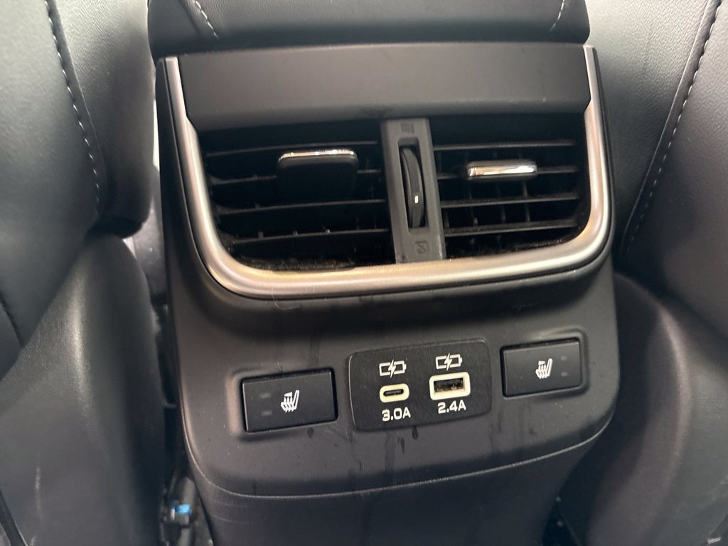 Used 2025 Subaru Outback Limited AWD/4WD image 19