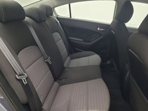 Used 2018 Kia Forte S FWD image 19