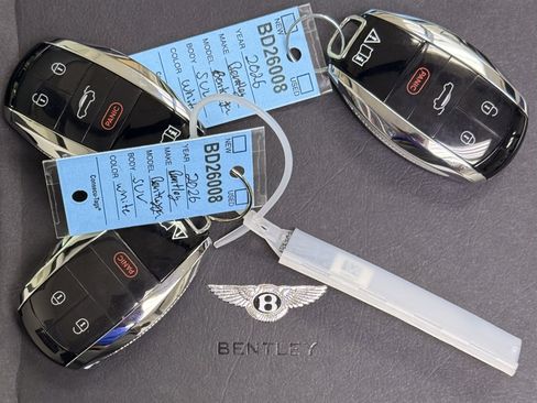 New 2026 Bentley Bentayga AWD/4WD image 43