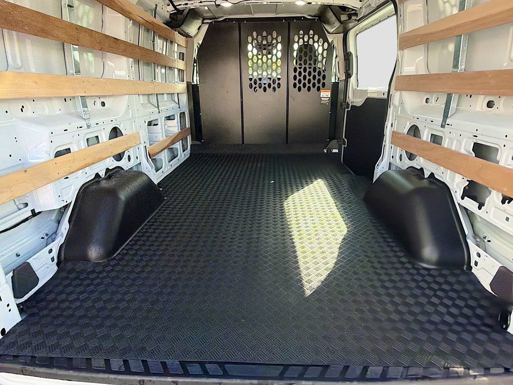 Used 2025 Ford Transit 250 Low Roof RWD image 22