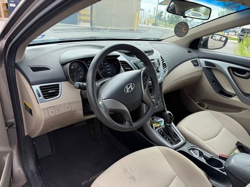 Used 2014 Hyundai Elantra SE FWD image 7