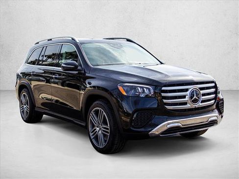 New 2026 Mercedes-Benz GLS 450 4MATIC image 3