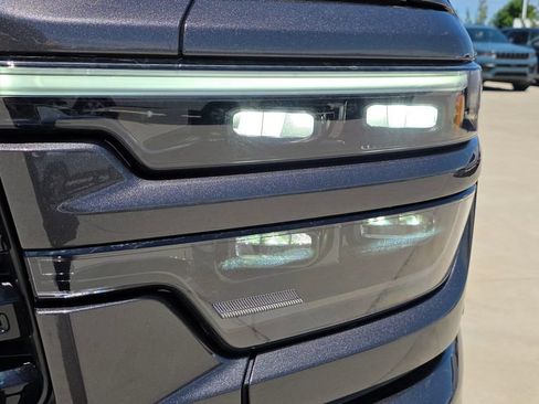 New 2026 RAM 2500 Laramie AWD/4WD image 10
