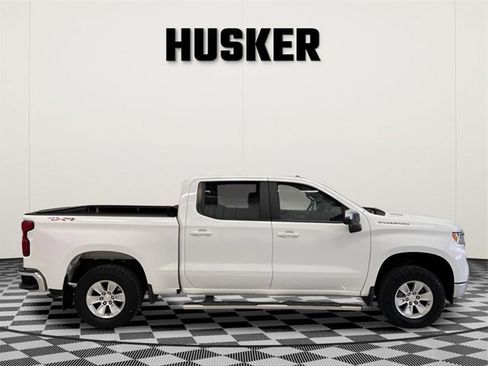 Used 2022 Chevrolet Silverado 1500 LT image 2