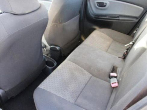 Used 2017 Toyota Yaris L image 86