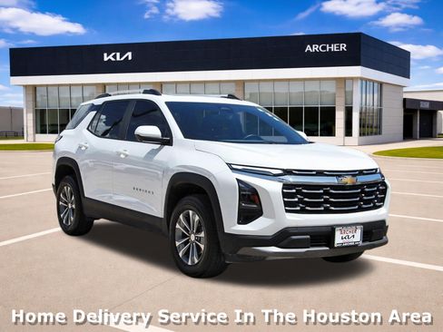 Used 2026 Chevrolet Equinox LT w/ Convenience Package II FWD image 1