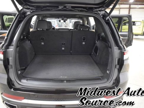 Used 2024 Jeep Grand Cherokee Summit image 31