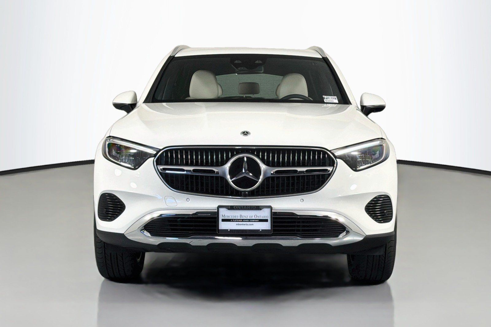 Used 2025 Mercedes-Benz GLC 350e 4MATIC image 3