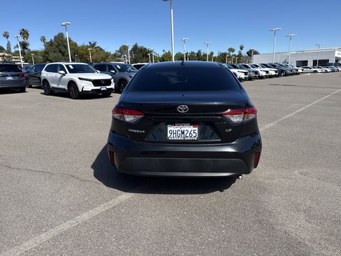 Used 2021 Toyota Corolla LE image 4