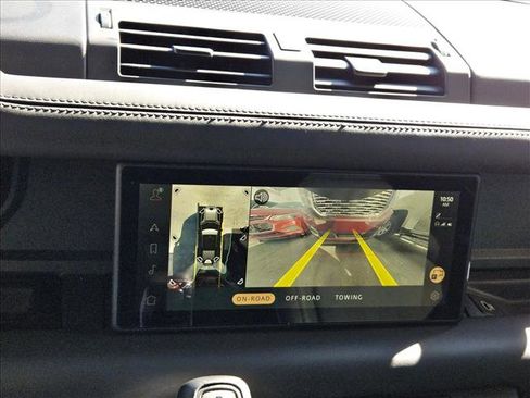 Used 2024 Land Rover Defender 110 X-Dynamic SE image 12