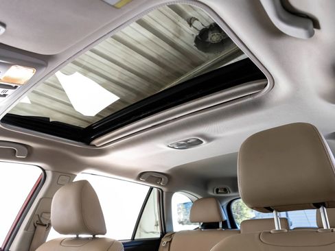 Used 2017 Subaru Outback 2.5i Limited image 4