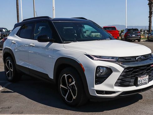 Used 2023 Chevrolet TrailBlazer RS image 3