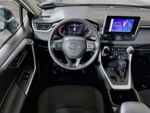 Used 2025 Toyota RAV4 LE AWD/4WD image 19