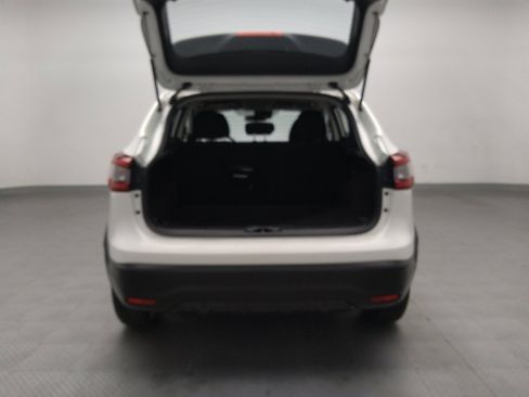 Used 2020 Nissan Rogue Sport S image 29