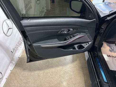 Used 2023 BMW M3 Competition w/ M Carbon Exterior Package image 10