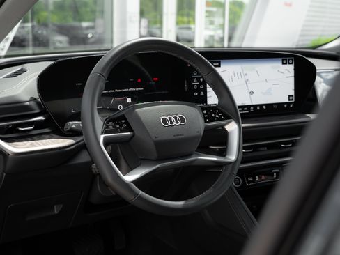 Certified 2025 Audi Q5 Premium w/ Premium Plus AWD/4WD image 11