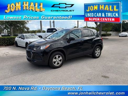 Used 2020 Chevrolet Trax LS w/ Tint and Cruise Package AWD/4WD image 3