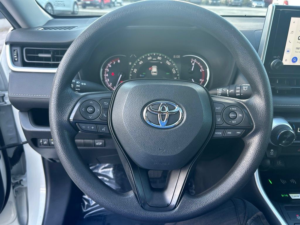 Used 2024 Toyota RAV4 XLE w/ Convenience Package FWD image 16