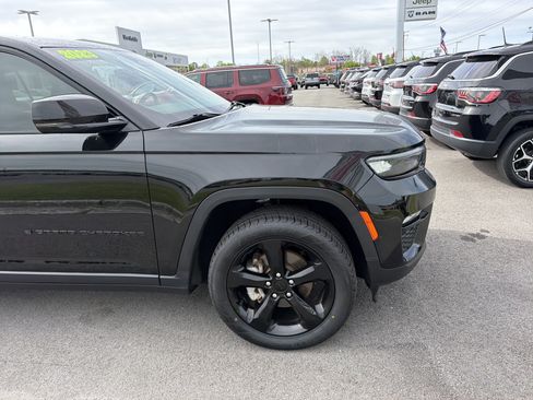 Used 2023 Jeep Grand Cherokee Limited w/ Black Appearance Package RWD image 4
