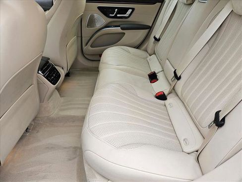 Used 2022 Mercedes-Benz EQS 450+ Sedan image 18