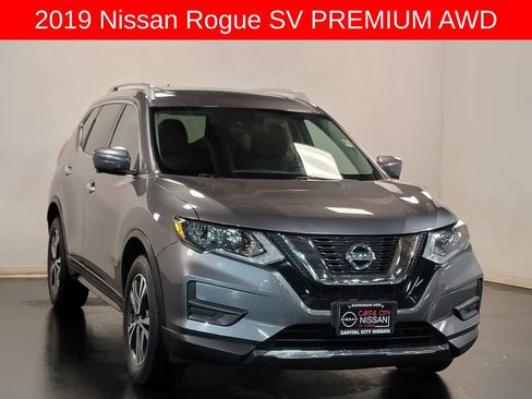 Used 2019 Nissan Rogue SV w/ Premium Package image 2