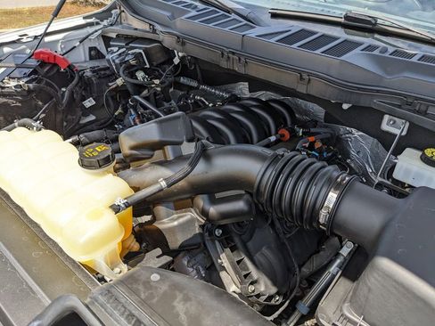 Used 2022 Ford F150 Lariat w/ FX4 Off-Road Package image 17