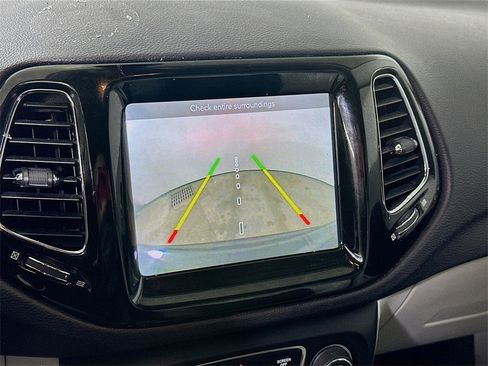 Used 2018 Jeep Compass Limited image 10