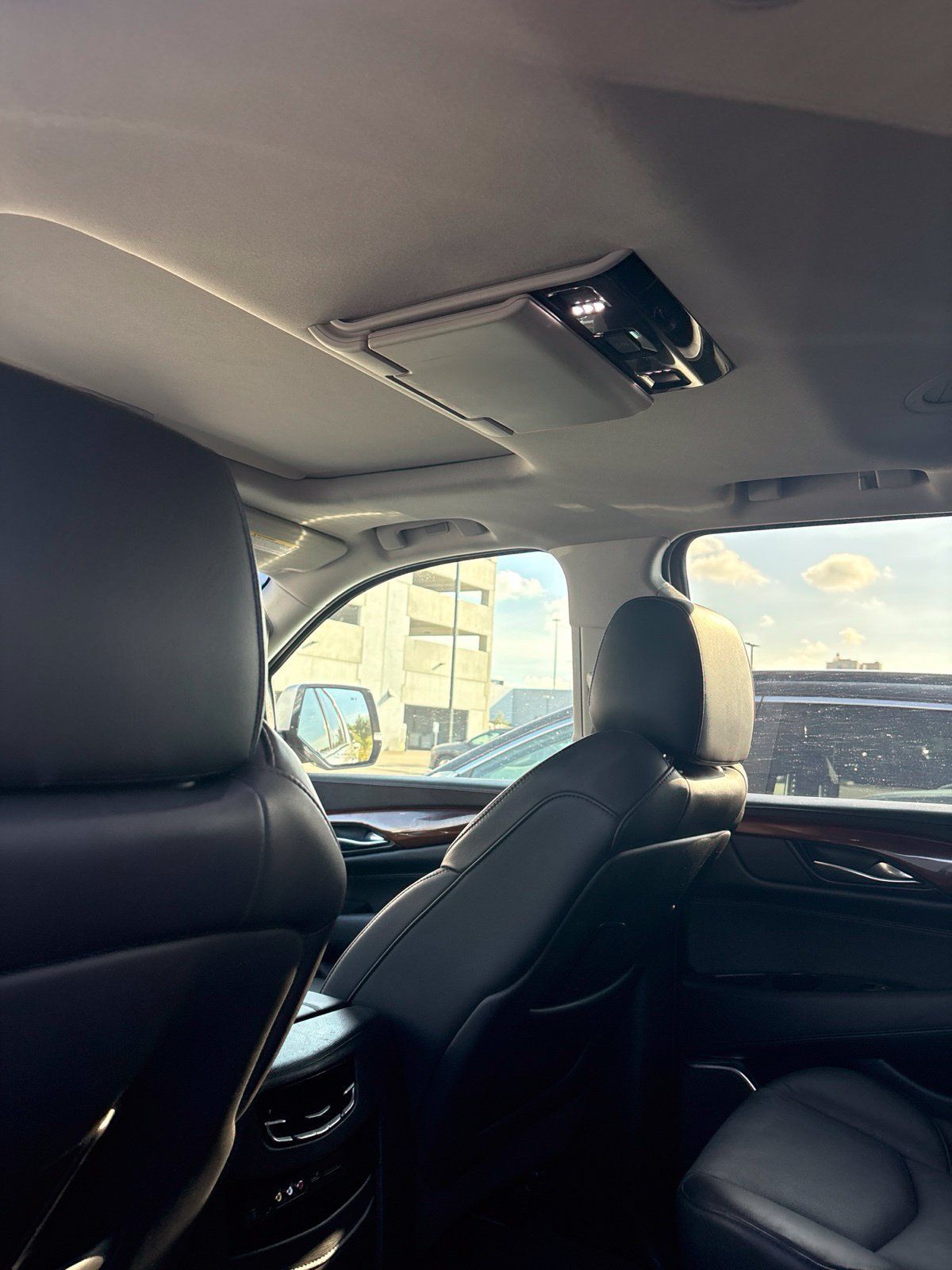 Used 2016 Cadillac Escalade Luxury AWD/4WD image 21