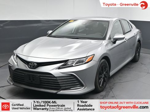 Certified 2021 Toyota Camry LE image 1