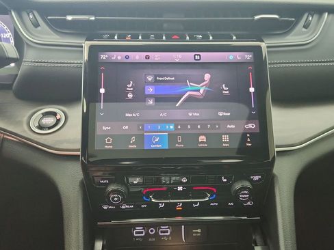 New 2025 Jeep Grand Cherokee Limited image 28