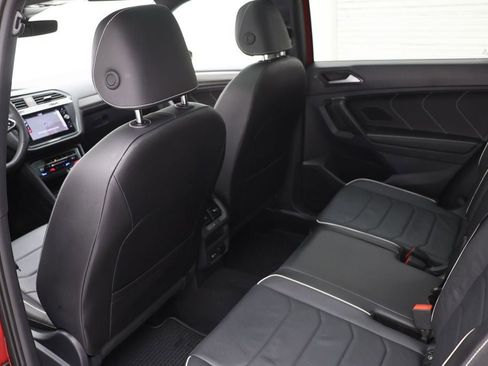 Used 2024 Volkswagen Tiguan SEL R-Line image 12