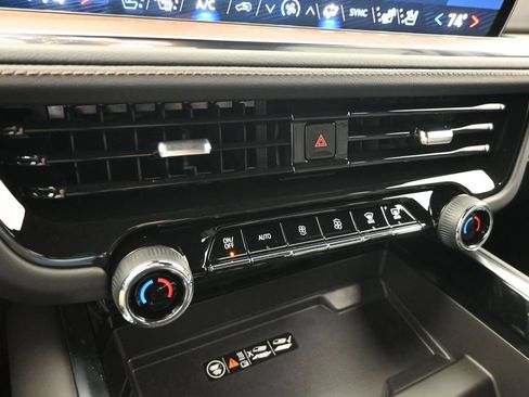 Used 2025 Chevrolet Tahoe High Country AWD/4WD image 13