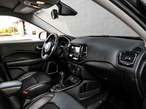 Used 2019 Jeep Compass Altitude image 13