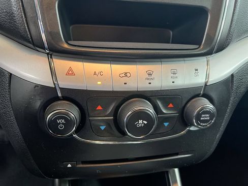 Used 2019 Dodge Journey SE w/ Premium Group FWD image 15