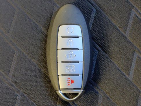 Used 2022 Nissan Kicks SV FWD image 32