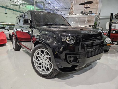 Used 2024 Land Rover Defender 110 V8 image 2